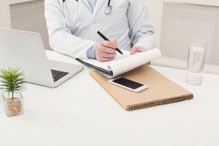 © Prostock-studio - stock.adobe.com Foto: Bürotisch